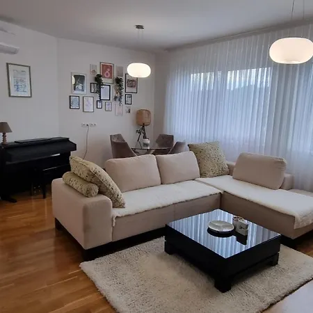 Apartment Pannonica Centar *